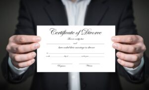 不倫に対する仕返しの正しい方法｜法的リスクを冷静に判断しよう