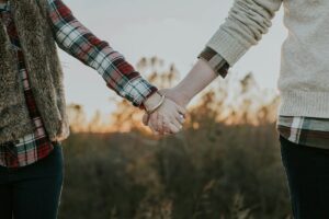 不倫と浮気の違いとは？既婚者とカップルで不貞行為・慰謝料請求の線引きは変わる