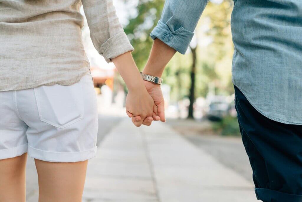 不倫経験者の割合とその背景｜日本の現状を男女別・年代別に分析