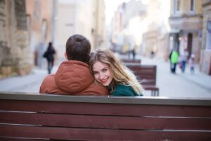 主婦の不倫原因とは？よくあるパターンや待ち受けるリスクを解説