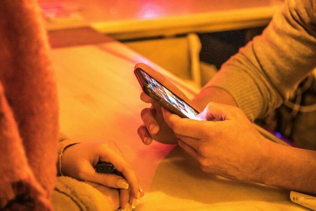 不倫の慰謝料請求は時効がある？2つの期限と中断する方法を解説